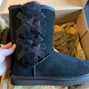 W Victoria Short Boots size 9